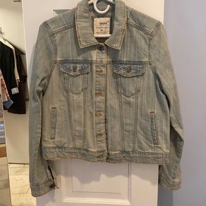 Sonoma jean jacket size M. Never worn.